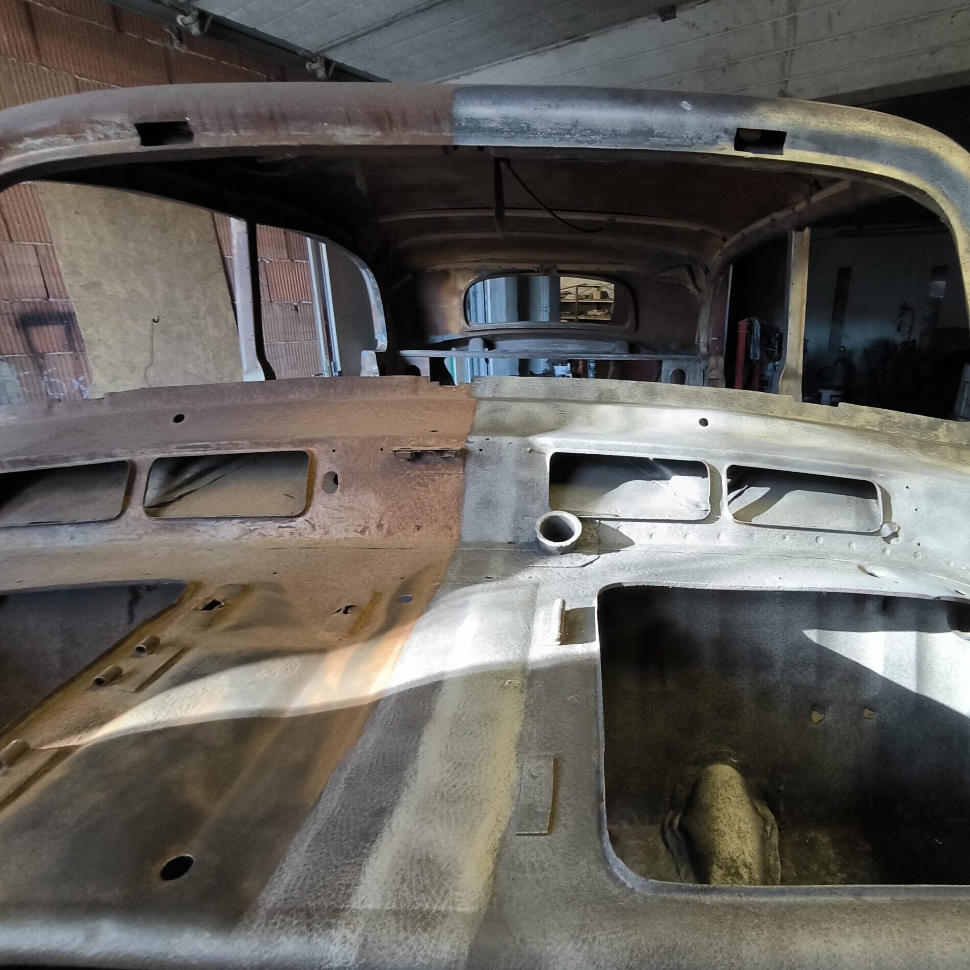 oldtimer chassis cleaned from rust